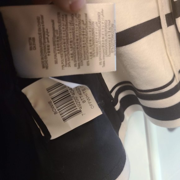 BCBGMAXAZARIA BLACK AND WHITE HORIZONTAL STRIPE BLAZER - Picture 4 of 6